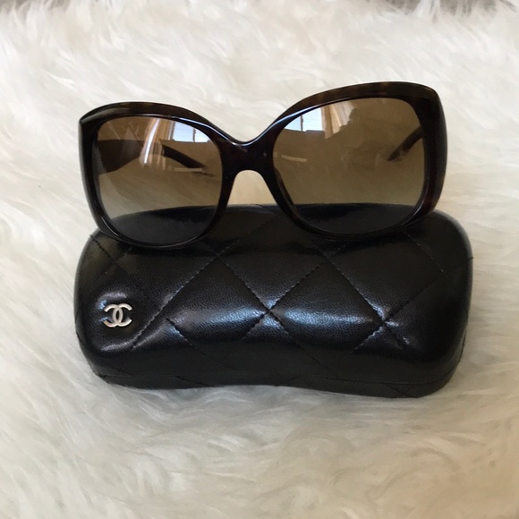 CHANEL Accessories - Channel Polarized Sun Glasses 👓